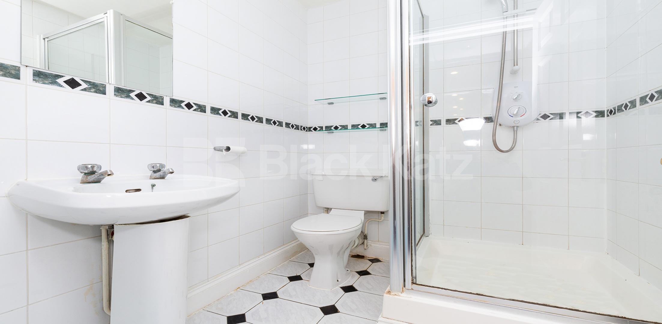 			WAREHOUSE CONVERSION, 2 Bedroom, 1 bath, 1 reception Apartment			 Crawford Passage EC1R, FARRINGDON / HOLBORN